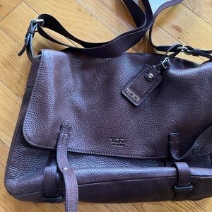 Tumi laptop bag - perfect for travel or commuting!!